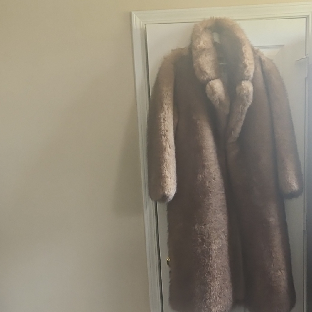 Luxurious Tan Faux Fur Coat